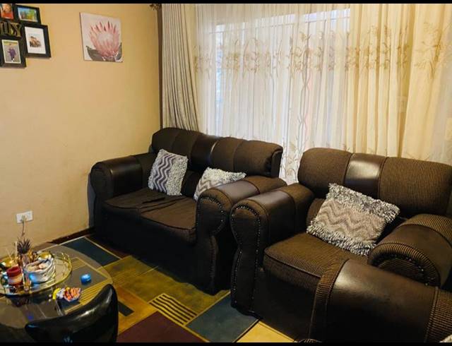 6 BEDROOM HOUSE FOR SALE IN PROTEA GLEN